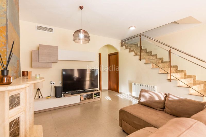 Foto c4813cbe-3e9a-48f3-83d9-bd8a2655634c. Duplex avec chauffage parking dans Ceutí