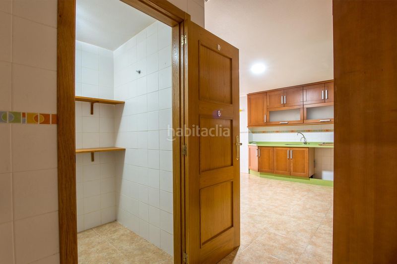 Foto df0386ff-fb9b-4d13-abc9-c795a8a1ce80. Pis amb aparcament a Abarán