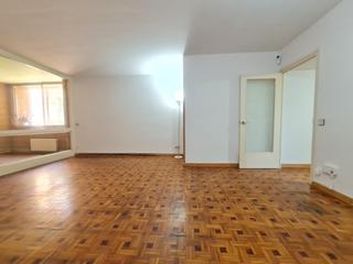 Flat in Palau. Oportunidad única en girona, zona palau