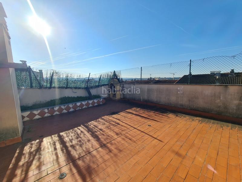 Foto 05e7419f-83dc-47dc-b1ad-fb424535ed94. Piso ático dúplex con terraza de 70 m, parking y trastero centro o en Salt