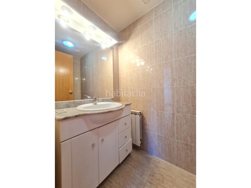 Foto ff9c9e3c-74a3-4ea4-b157-45d93e76446e. Piso ático dúplex con terraza de 70 m, parking y trastero centro o en Salt