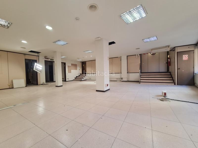 Foto 2ad0bd9b-dc14-4eaa-b254-d9f61ef6e815. Location bureau dans gran via jaume i 41 dans Centre-Barri Vell Girona