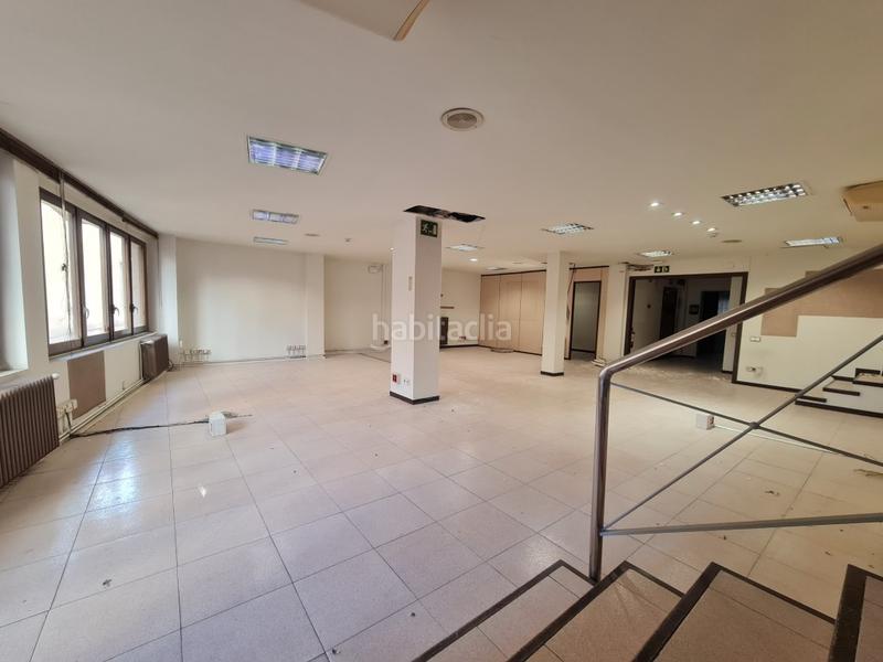 Foto 2e8f722d-3b8a-42b2-9243-8fc5a929e91c. Location bureau dans gran via jaume i 41 dans Centre-Barri Vell Girona