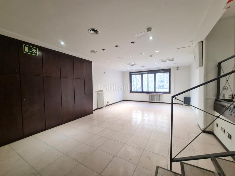 Foto c568bf38-b235-4fe8-8908-1e714b938618. Location bureau dans gran via jaume i 41 dans Centre-Barri Vell Girona