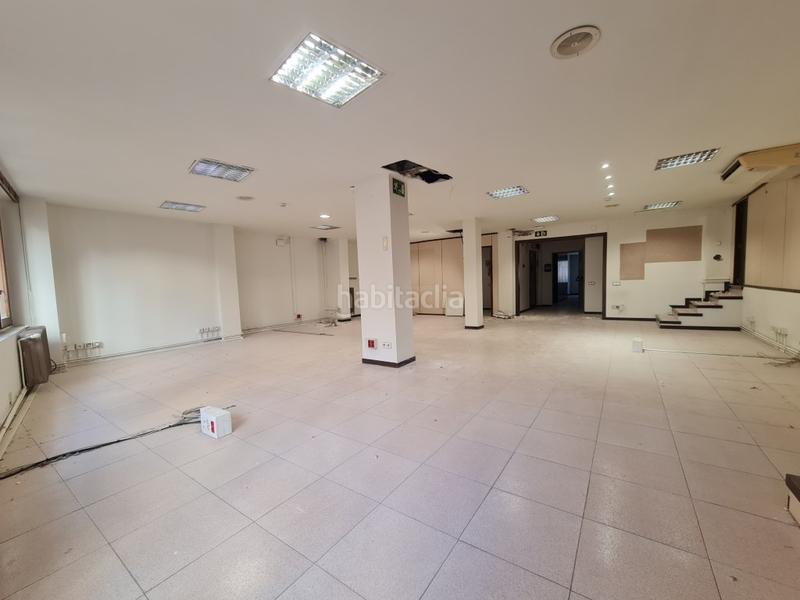 Foto e1e4a7f7-5263-4e77-9a6b-6d9cc3552ec7. Location bureau dans gran via jaume i 41 dans Centre-Barri Vell Girona