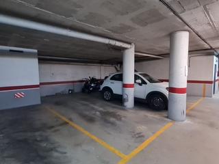 Location Parking voiture  N/a. Plaza de aparcamiento zona devesa