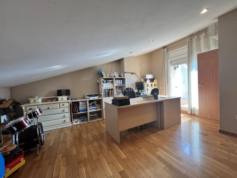 Foto 5d6e44e2-eafc-4f3e-90c7-9266280b3169. Casa amb aparcament a Palau Girona