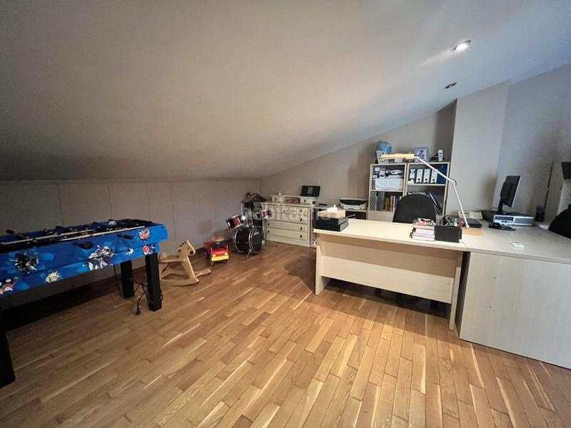 Foto 756042fc-4c19-4ad5-91d5-bde66a51b332. Casa amb aparcament a Palau Girona