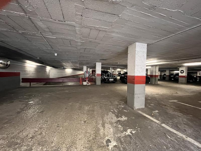 Foto a08a2026-175b-411a-a668-9a744267f44e. Parking coche plaza de parking calle barcelonaemili grahit. en Girona
