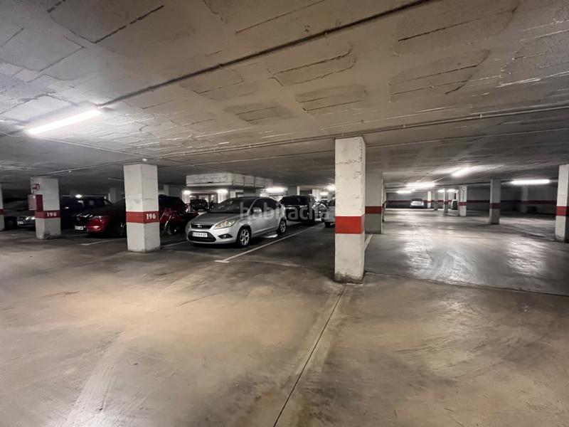 Foto f5480b47-c81a-4dd9-9da9-d47cab3b46f0. Parking coche plaza de parking calle barcelonaemili grahit. en Girona