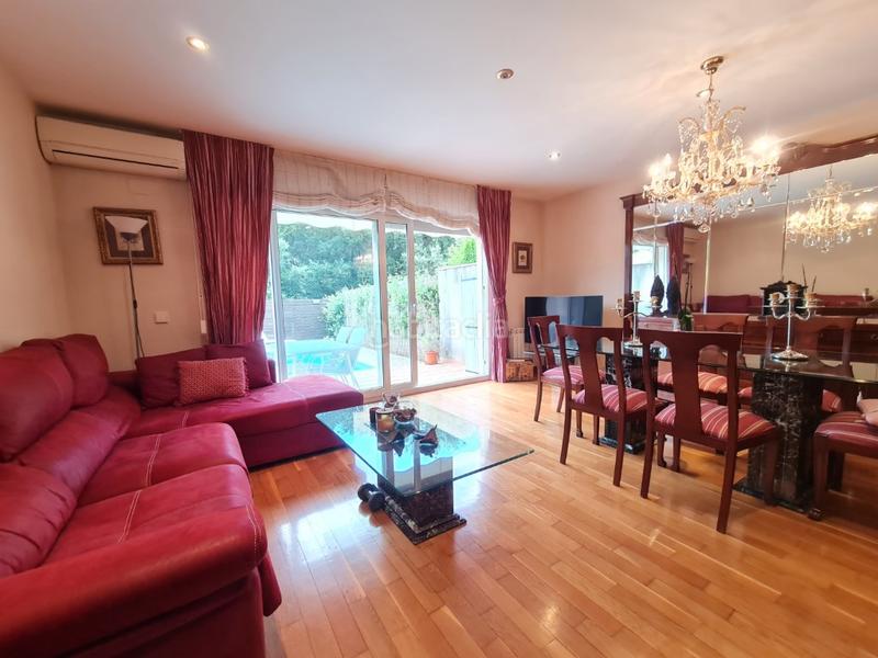 Foto 75a9a64d-7ff5-4c64-a5e1-ecdd89d6f8b1. Haus mit parking in Palau Girona