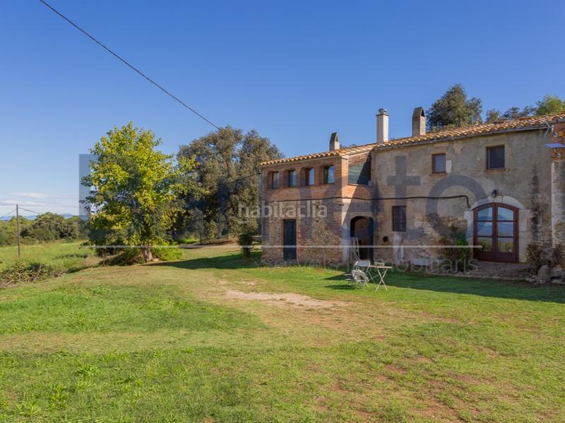 Foto f737bab5-b2a0-4075-a2b9-42139ab472af. Masia a Foixà