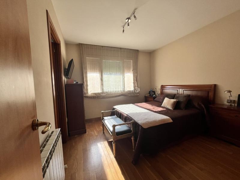 Foto d3e2e5b2-46b3-410c-b0c8-7977621408b0. Haus mit parking in Palau Girona