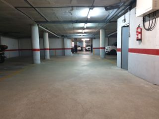 Location Parking voiture  Calle remences. Plaza de aparcamiento zona devesa