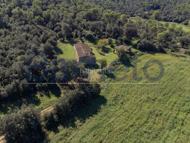 Foto ea12966c-84cb-42b1-b81b-3feafafbd7e5. Masia a Foixà