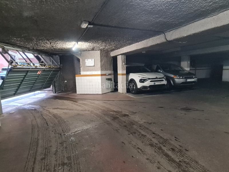 Foto ece69210-8ab7-4453-a63e-3b32d3bafd41. Aparcament cotxe a Eixample Nord Girona