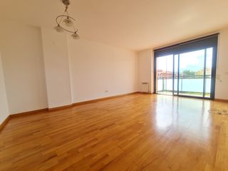 Location Appartement à Eixample Sud-Migdia. Piso de alquiler en girona