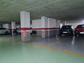 Affitto Posto auto in Passatge de la farinera teixidor 1. Lloguer de plaza d aparcament para coche pequeñomedio