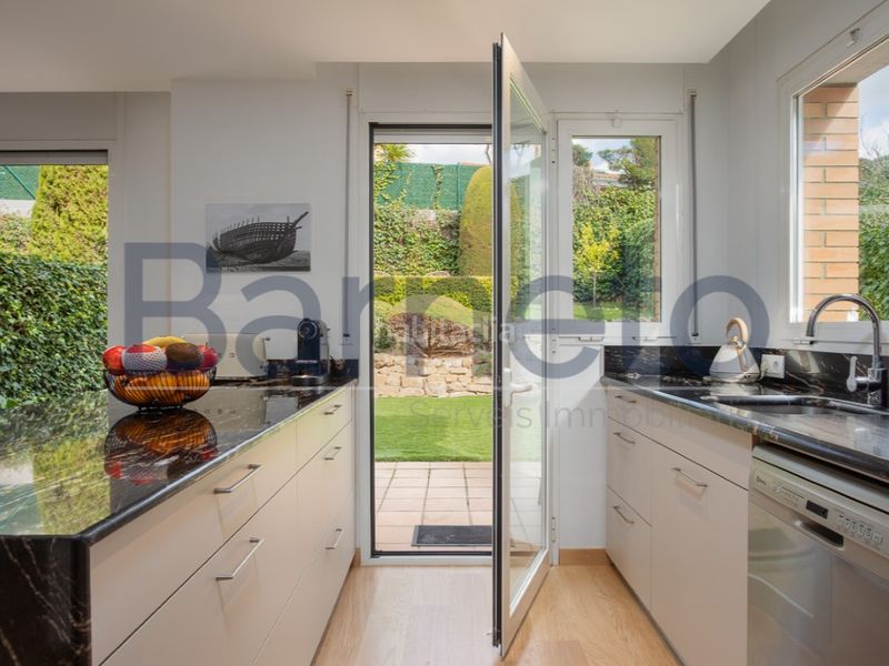 Foto 150d2c69-58f7-408b-934d-4704aa831619. Casa amb aparcament a Montilivi Girona