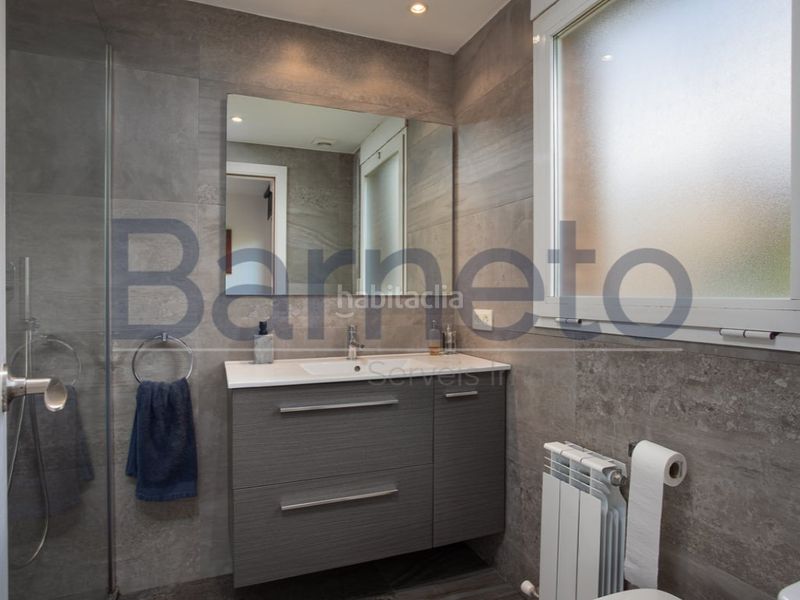 Foto 8d844dbc-bf43-4540-9152-94eb1cde6e96. Casa amb aparcament a Montilivi Girona