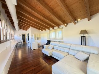 Rent House in Celrà. Casa de pueblo en alquiler en el casco antiguo de celrà, con vis