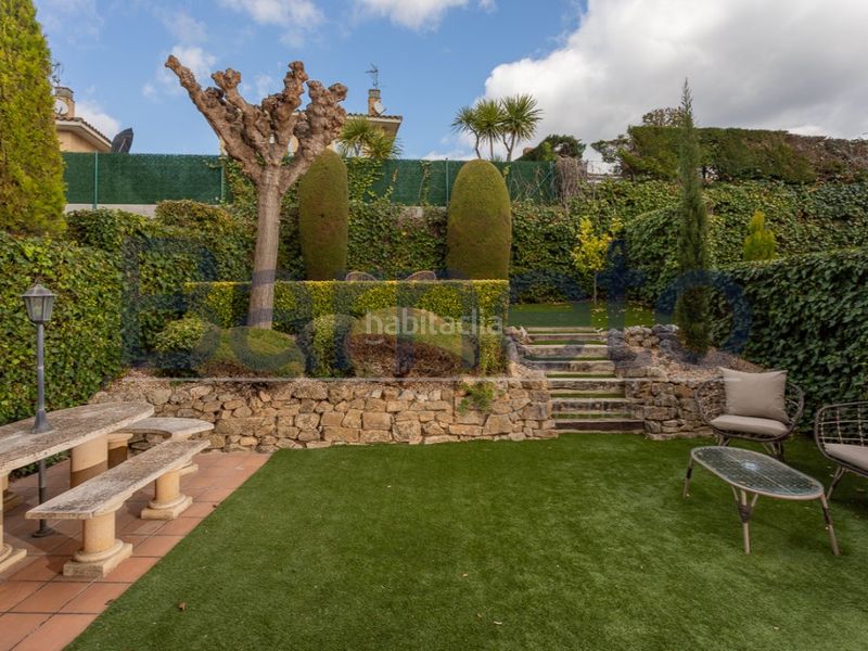 Foto f0b1b23c-18a1-4e12-9eb4-77b9a3b7c813. Casa amb aparcament a Montilivi Girona