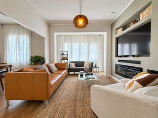 Appartement à Eixample Nord. Exclusivo piso reformado de 5 habitaciones con gran luminosidad