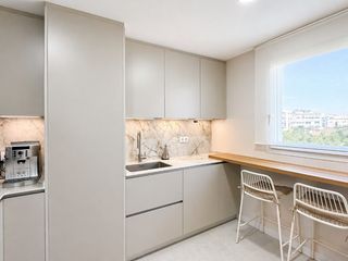 Appartamento in Eixample Sud-Migdia. Exclusivo piso reformado de 5 habitaciones con gran luminosidad