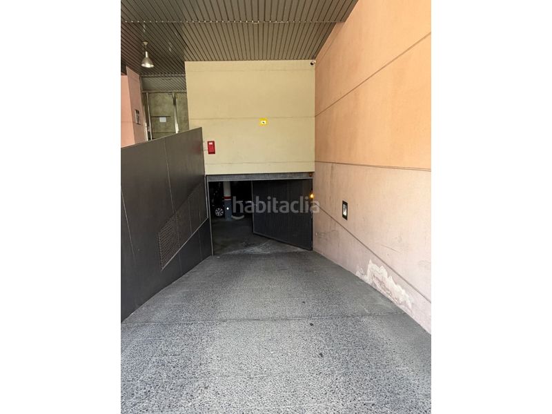 Foto cfedc5c9-8cd9-4dd7-af4d-0f1d414255b6. Aparcament cotxe a Eixample Sud-Migdia Girona
