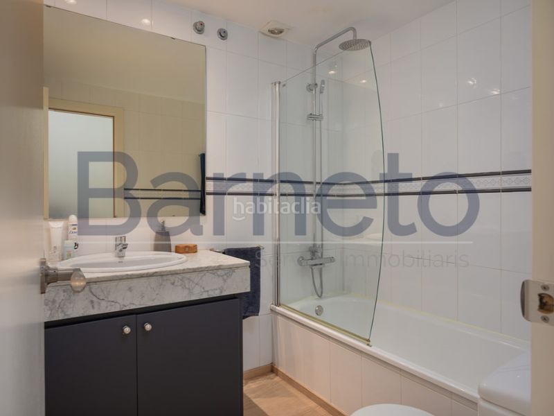 Foto a798618b-1ac3-4fcc-a81e-0d684023bd8f. Casa amb aparcament a Montilivi Girona