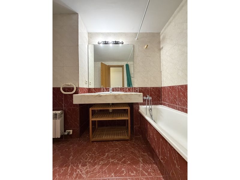 Foto fe21a0bd-b14b-4c65-93b6-2f3dc718ddc5. Pis amb aparcament a Carme - Vistalegre Girona