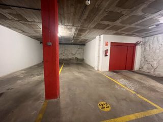 Miete Autoparkplatz  Calle ramon turro. Plaza de parking para 2 coches en zona devesa.