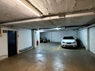 Car parking  Calle garrotxa-sta eugenia. Plaza de parking en venta