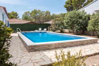 Chalet à Avinguda de la libertad 14. Casa independiente con piscina