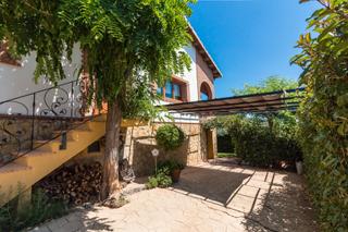 Xalet a Riudecanyes. 5 habitaciones, ideal para familias grandes