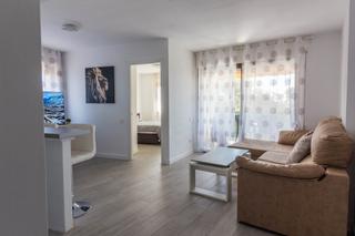 Apartament  Avinguda de la diputació 18. A 100 m del paseo y la playa