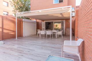 Casa adossada a Casc Antic - Nou Cambrils. Ideal para quien busca amplitud y confort