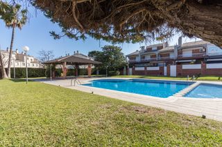 Reihenhaus in Carrer josep llimona 11. Ideal para familia con niños