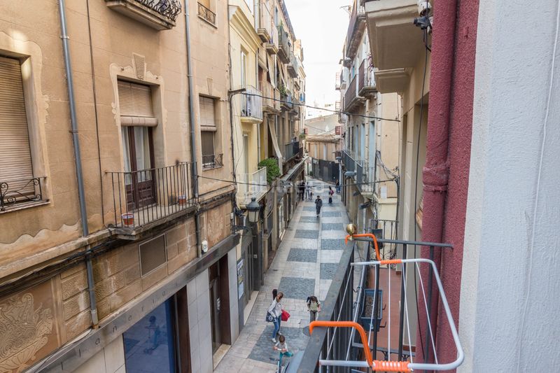 Foto 235a9c14-ec4b-4958-b44c-42e104a0d28c. Edifici a carrer de les galanes 17 a Centre Reus