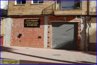 Local Comercial  Calle amor hermoso. Amplio bajo comercial en santomera, ideal para emprendedores