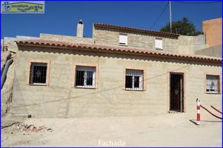 Casa a Abanilla. Muy cerca de abanilla, casa cueva con gran parcela.