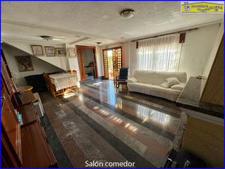 Chalet en Santomera. ?? casa tipo dplex en santomera: amplia propiedad con vistas de