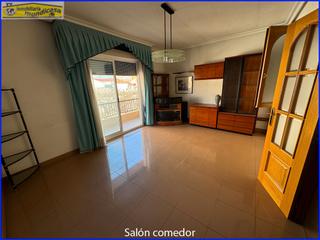 Maison jumelée à El Raal. Casa en primera planta con amplias estancias y excelentes acabad