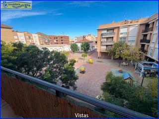 Piso  Calle maestro puig valera. Se vende piso 4 dormitorios, 2 baños, garaje y trastero.