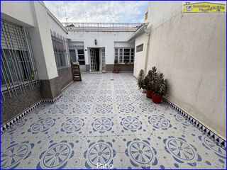 Reihenhaus in Santomera. Encantadora casa de pueblo en el corazón de santomera por €220,0