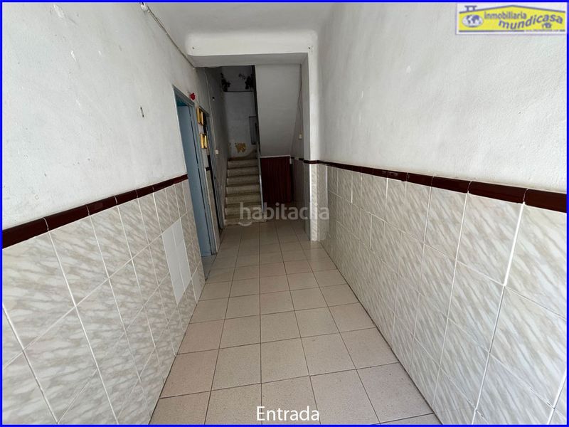 Foto 0ab9a846-8ad9-4b01-8efc-f1a3ead01d70. Casa aparellada amb aparcament a Santomera