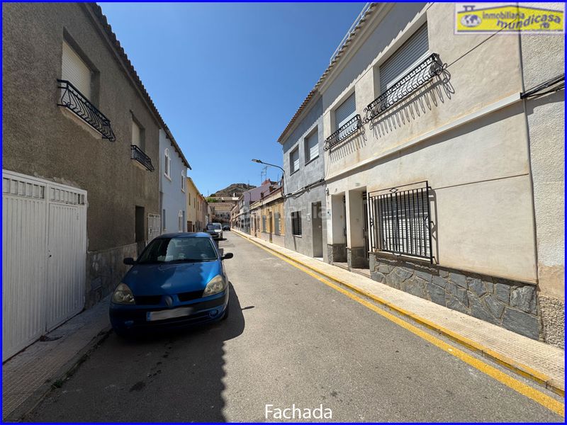 Foto 0cf094af-a45f-41ab-839d-e72fd8d9263c. Casa aparellada amb aparcament a Santomera
