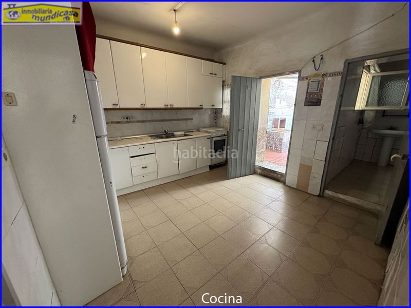 Foto 7733a682-b01f-4382-9889-24ae95c0c454. Casa aparellada amb aparcament a Santomera