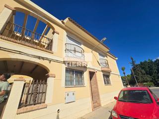 Chalet  Fermin galan y garcia her. Venta de villa en almoradí