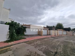 Chalet  Río guadalquivir. Venta de una villa en molina de segura